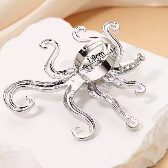Octopus Statement Pearl Adjustable Ring - Picture 7 of 13